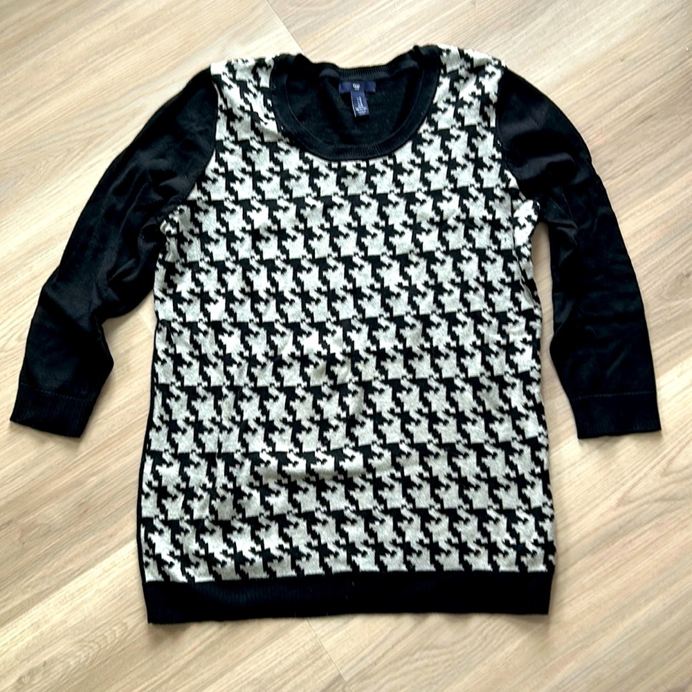 The Gap Women’s Houndstooth Sweater M Gray Black Vintage Timeless Classic